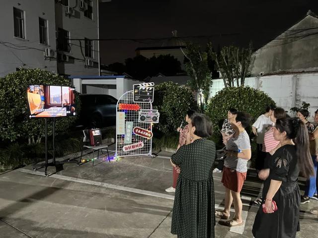 童年游戏、露天卡拉OK……这场复古夜市带你重返80年代