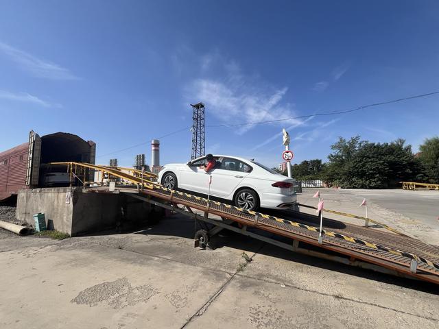 想自驾游又怕远？北京已开通29个城市火车托运汽车线路