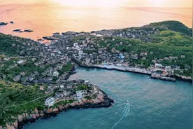 东极岛民宿“9点退房”被吐槽，这是对当地发展思路的一次考验丨时评图片