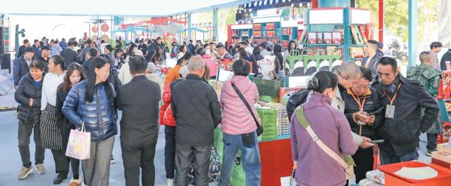 北京人赶“德阳集” 好吃好耍好安逸