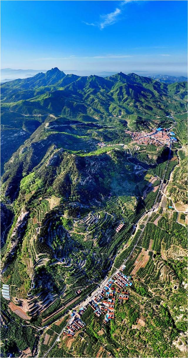 来艾山“森呼吸”！山林、溪潭、云海全都有