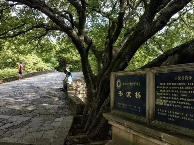 周末踏古计划：来昆明这座百年古桥，当一回画中人