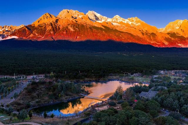 雪山燃焰 一场与人间烟火的相拥