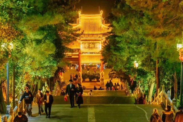 弥勒，人气爆棚！