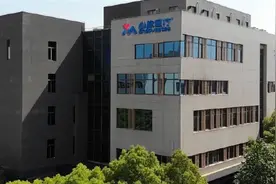 出厂价5万为何卖给医院超12万？国家医保局首次公开问询，涉事药械企业回应图片