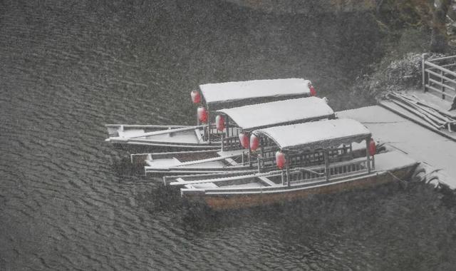 听说初雪，总与想念同来 | 台儿庄的雪已翩跹，你的城市下雪了吗？