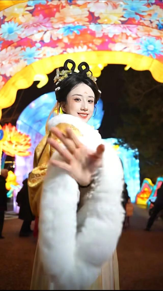 大唐芙蓉园6大打卡机位速收藏，“长安灯会”美美出片！