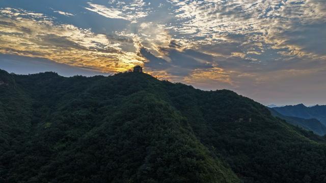 燕山深处的画卷：壮美的潘家口宏伟古长城