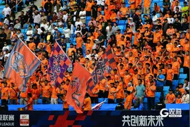 李霄鹏上任一周见“功力” 青岛海牛新赛季阵容框架搭建完毕图片