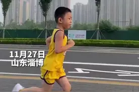 奶奶带5岁孙子晨跑552天 5点半起床每天3公里图片