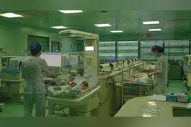 新生儿吃不到母乳？问题正在缓解！图片