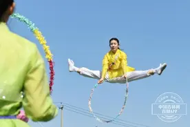 吉林省第八届少数民族传统体育运动会板鞋竞速比赛火热开赛   跳板比赛收官图片