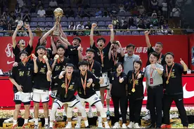 群雄逐鹿、人才汇聚、反响火热，本赛季中国高中篮球联赛观察图片