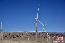 青海茫崖发展光伏产业 改善优化能源结构图片