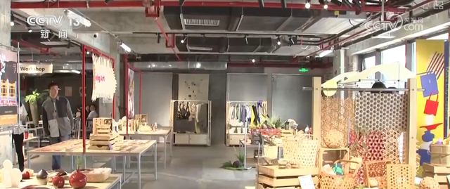 “又新又潮又好玩”！解码新消费图景 百亿元大项目如何影响你我？划重点↓