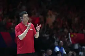 体坛联播｜中国女排出战世界联赛香港站，郑钦文伤退柏林站图片