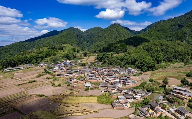 新时代中国调研行之文化中华｜茶马古道上的孔雀屏村