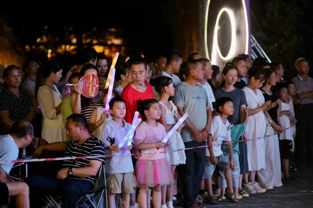 炎炎夏日，全家福安~ 昨晚这场狂欢派对你去了吗？
