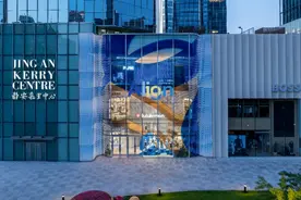 lululemon举办百场瑜伽课，庆祝经典紧身裤风靡十年图片