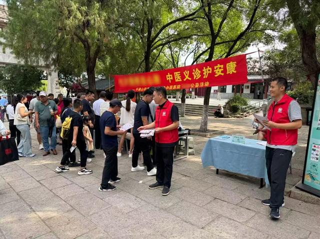10月25日至11月2日，济南千佛山第42届“九月九”重阳山会举行
