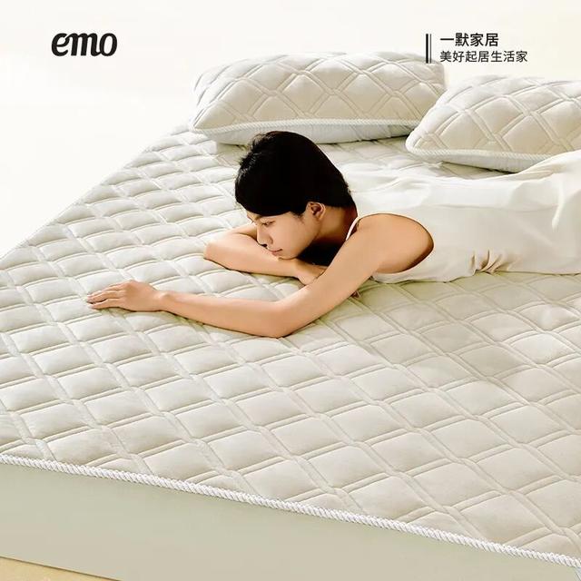 为什么明明躺在被窝里，半夜却越睡越冷？