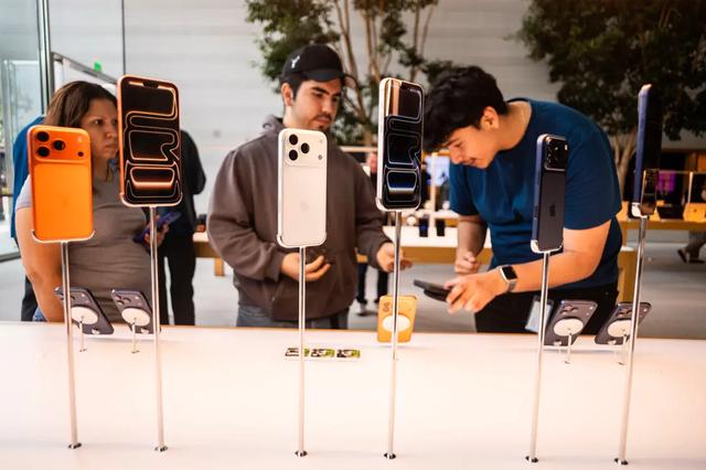 三面受敌下苹果市值破4万亿，揭秘库克6个月的力挽狂澜