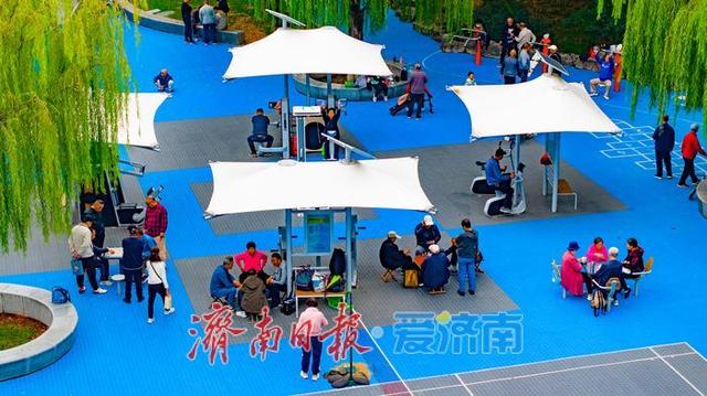 一年四季 泉在济南丨一方广场，十分活力：大明湖东南角成市民健身“打卡地”
