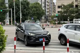 市民质疑道路规划不合理，盼改红绿灯，惠州相关部门回应图片