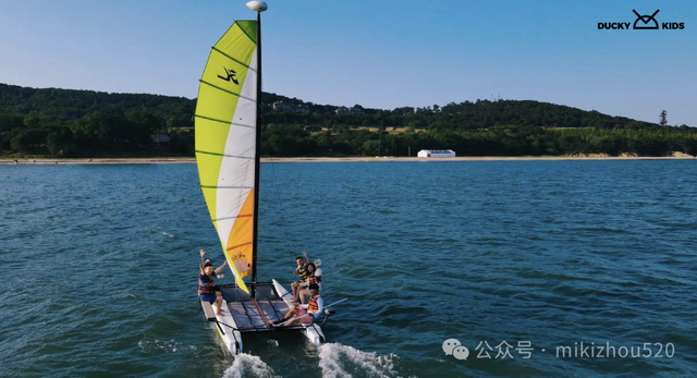 夏天就要结束，8月帆船营最后几个名额，在线抢…