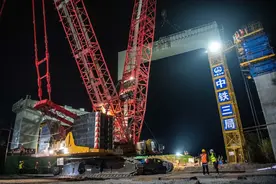 三峡库区首次高铁跨线施工顺利完成图片