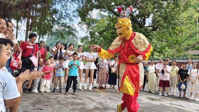 国庆期间，七星岩“剧”好玩！日间墨客戏西游，夜间水灯祈星河