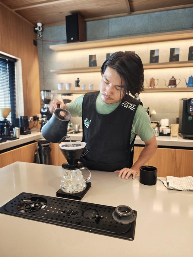 北上海的千亩花田里，能否长出“网红村”