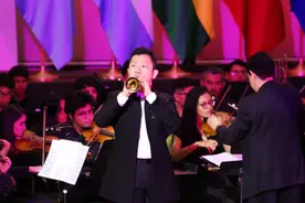 首位中国音乐家登上古巴国际爵士音乐节的舞台 奏响多首中国经典乐曲图片