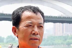 26℃丨“快一秒，孩子就早一秒脱离危险”，环卫大叔勇救落水少年图片