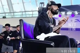 欧文在厦门和球迷互动，他说：热爱厦门，还会再来！图片