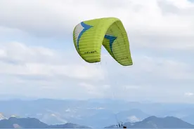 【上天入地 酷玩贵州】City Fly怎么玩？乘滑翔伞在空中俯瞰万峰林图片