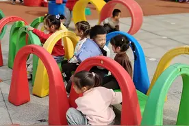 东营市东营区史口镇中心幼儿园分园开展“温暖秋日 我的游戏我做主”户外自主游戏活动图片