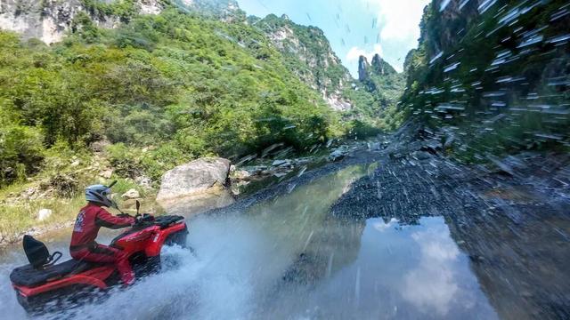 【天然浴场▪极速】野性峰林，驭见不凡！全网首探峰林峡全地形越野网红新地标！