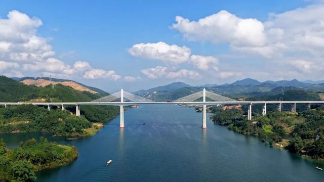 罗平：鲁布革的冬日美