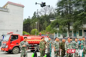 “空中奇兵”守护绿水青山 无人机助力桂阳森林防火图片