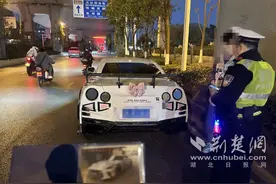 重拳出击！武汉交警对“飙车炸街、非法改装”零容忍图片