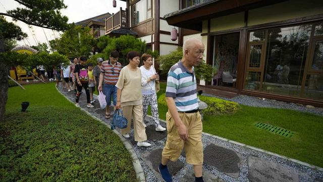 滩涂寻蛤、渔港抢鲜……上海家庭乐游如东之“鲜”