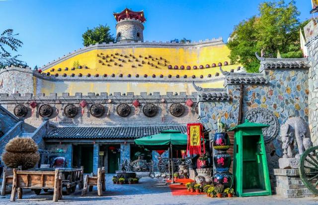 甘肃文旅新地标丨药王洞养生小镇，在穿越的风景里，安放当下的自己