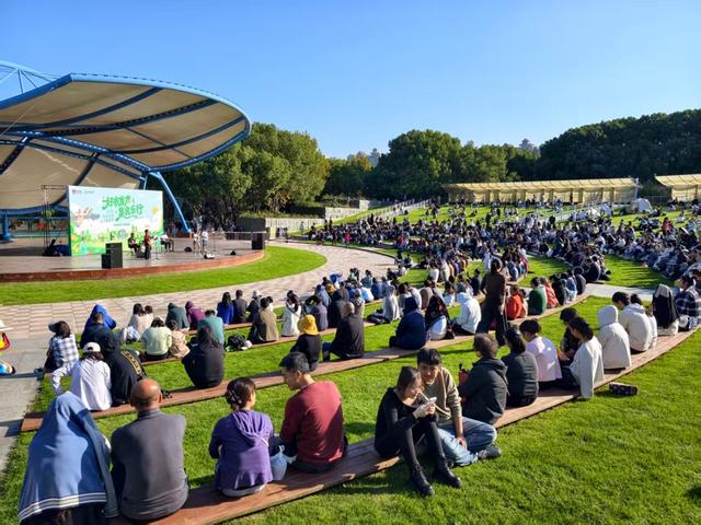 世纪公园秋日市集开启，音乐美景非遗手作齐聚，还藏着进博好物