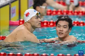 游泳——全国锦标赛：张周健获男子50米自由泳冠军图片