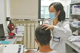 爷爷爸爸都没秃，16岁男生秃了？读高中后掉发严重，就因为这个习惯图片