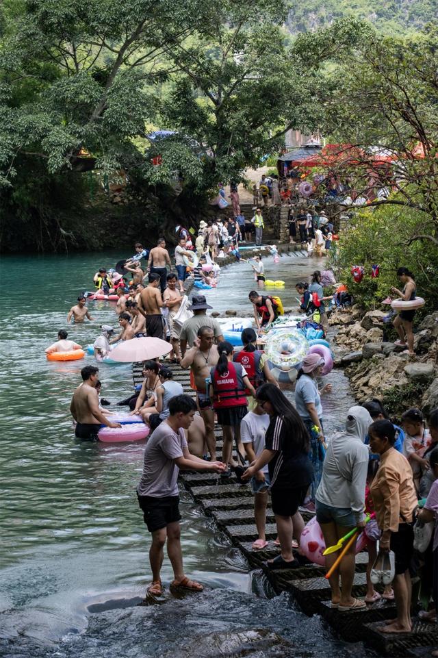罗甸大小井：夏日戏水享清凉