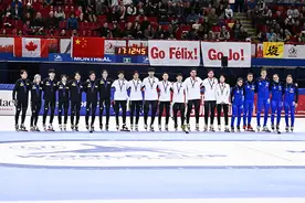 短道速滑刘氏兄弟“金色回归”图片