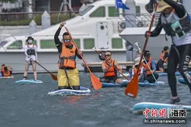 海口民众体验桨板运动乐享周末时光图片