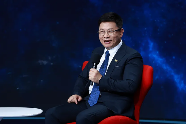 早报｜华为老机型或将支持鸿蒙 5.0 升级/董宇辉否认年收入二三十亿/首个「百米飞人」机器人诞生